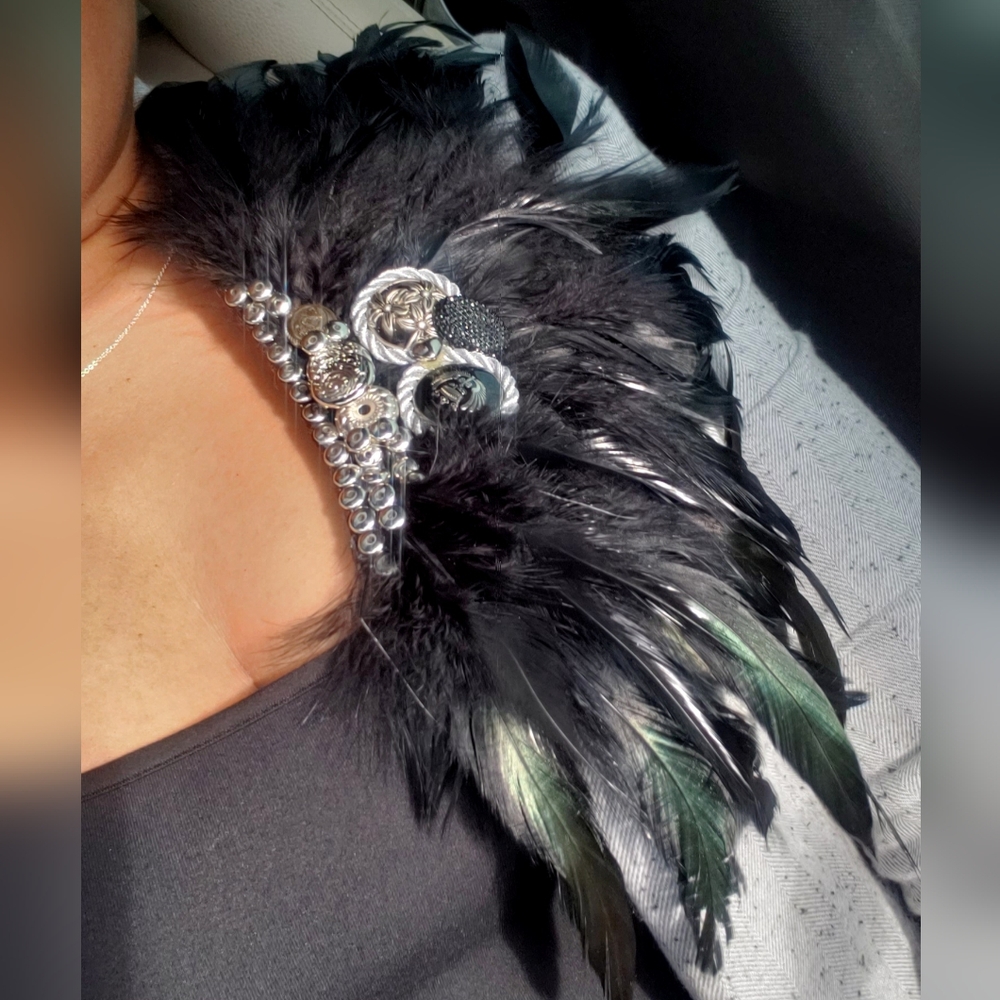 EMBELLISHED FEATHER DOUBLE PIN BROOCH 🦚